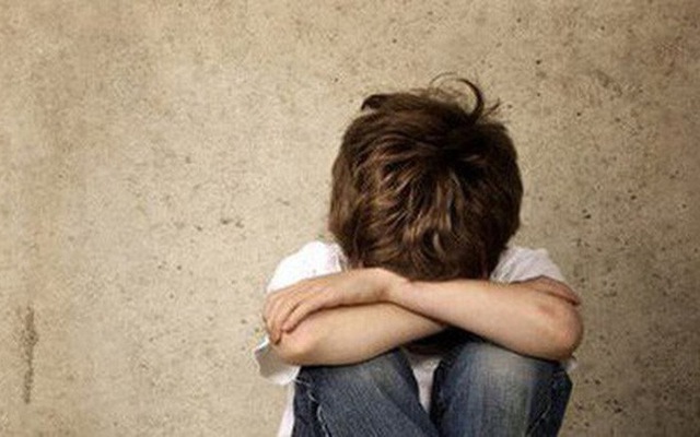 Yếu tố làm tăng nguy cơ mắc bệnh tự kỷ ở trẻ - Ảnh 2.
