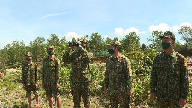 Những chiến sĩ “vượt nắng, thắng mưa” nơi tuyến đầu chống dịch ở Thừa Thiên Huế - Ảnh 3.