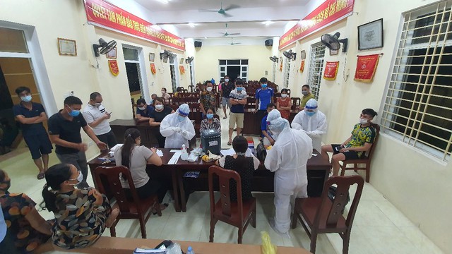 Chùm dương tính cộng đồng tăng thêm chục ca, Hà Nam phong toả nhiều khu vực - Ảnh 2.