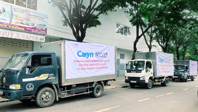 Caryn sát cánh cùng đội ngũ y tế tuyến đầu chăm sóc bệnh nhân COVID-19 - Ảnh 1.