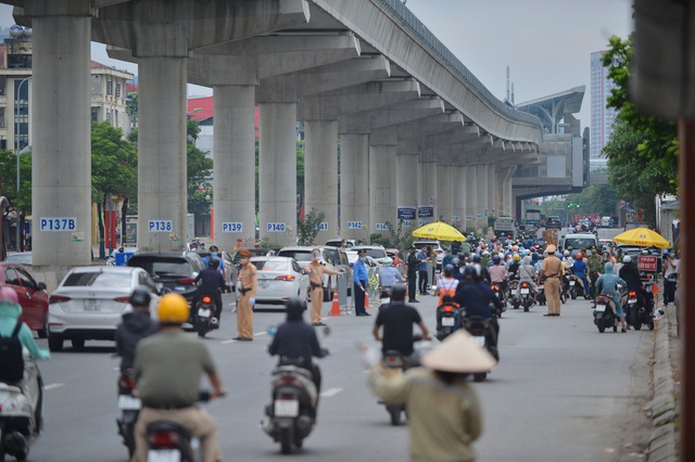 Nhiều trường hợp tìm mọi cách để “né chốt” kiểm soát “vùng đỏ” của Hà Nội - Ảnh 5.