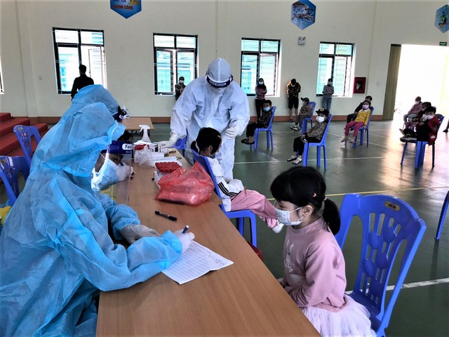 Nhiều học sinh tại Lào Cai nhiễm COVID-19 chưa xác định nguồn lây, trường học tăng cường phòng dịch - Ảnh 2.