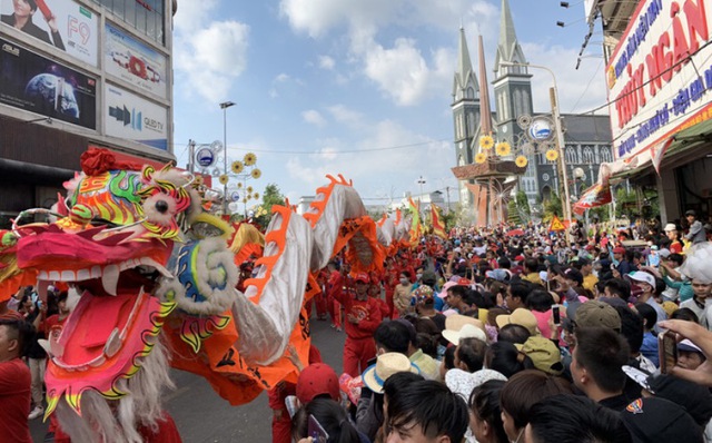 Lễ hội chùa Bà Thiên Hậu thắt chặt tình đoàn kết giữa các dân tộc - Ảnh 5.