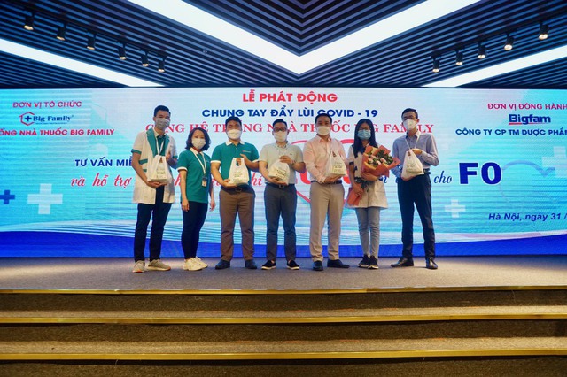 Big Family tư vấn, cấp phát 1.000 túi thuốc miễn phí cho F0 điều trị tại nhà - Ảnh 2. Big Family tư vấn, cấp phát 1.000 túi thuốc miễn phí cho F0 điều trị tại nhà - Ảnh 2.