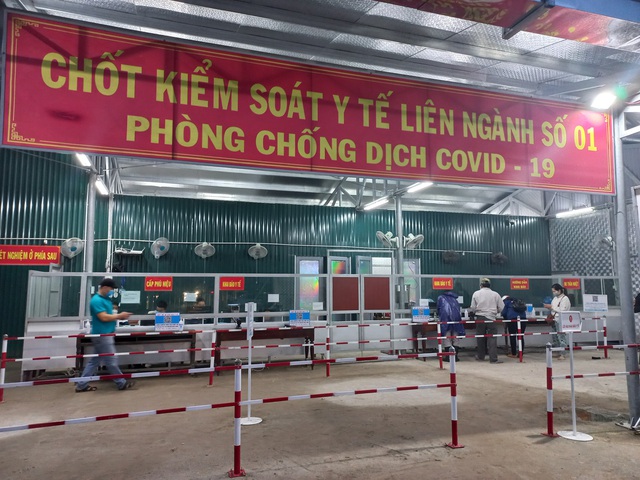 Thừa Thiên Huế thêm 248 ca mắc, dừng hoạt động các chốt kiểm soát y tế - Ảnh 2.