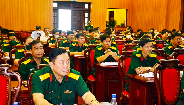 Cán bộ, đảng viên thuộc Tổng cục Chính trị tại TP Hồ Chí Minh nghiên cứu, học tập Nghị quyết Hội nghị Trung ương 5 khóa XIII - Ảnh 4.
