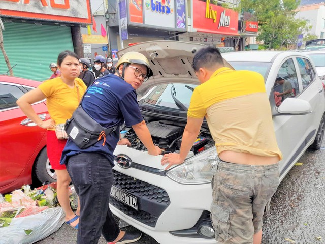 Đường phố Đà Nẵng ra sao sau trận ngập lụt kinh hoàng? - Ảnh 7.