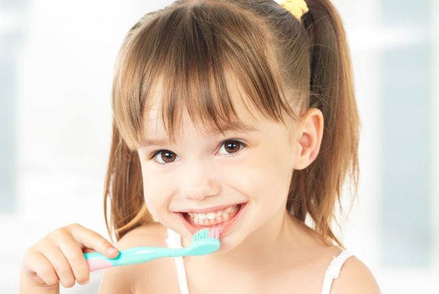 Chăm sóc răng cho trẻ ở độ tuổi thay răng - Ảnh 4.