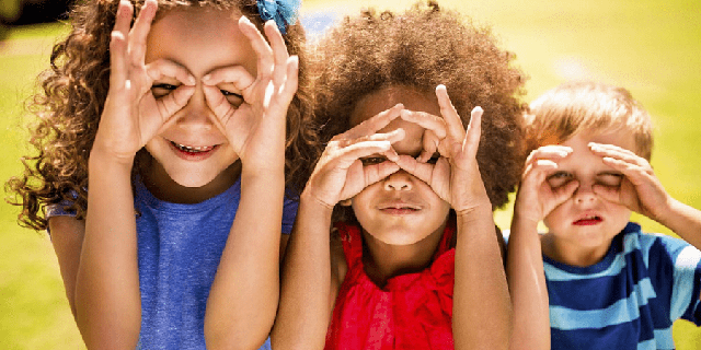 Nhận biết bất thường thị lực của trẻ và cách chăm sóc để có đôi mắt khỏe - Ảnh 4.