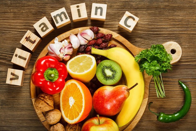 Những thực phẩm giàu vitamin C hơn cả cam, chanh - Ảnh 2.