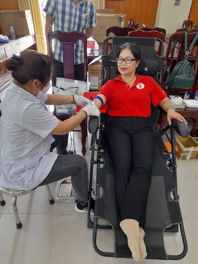 Người phụ nữ có 101 lần hiến máu tình nguyện  - Ảnh 2.