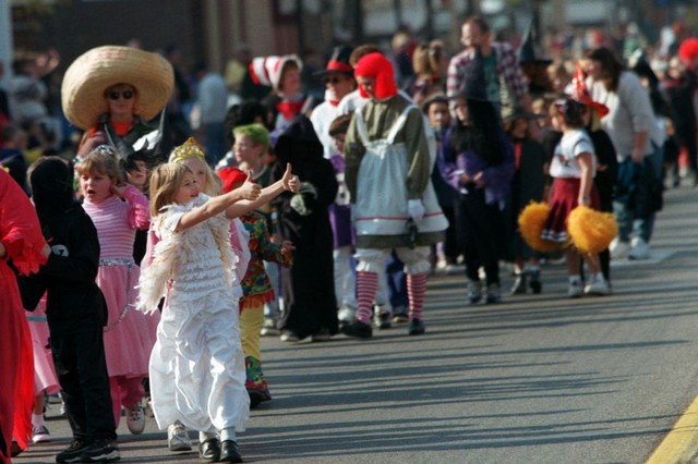 Những thị trấn kỳ thú nhất để đón Halloween ở Mỹ - Ảnh 7.