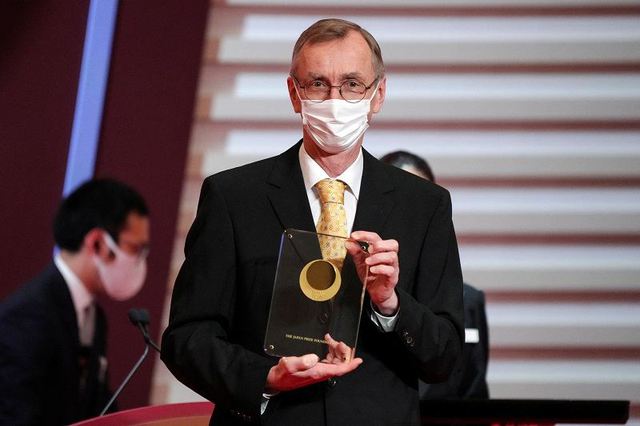 Giải Nobel Y sinh 2022 đã có chủ - Ảnh 1.