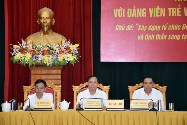 Thường trực Tỉnh uỷ Hà Tĩnh đối thoại với đảng viên trẻ và cán bộ, đoàn viên thanh niên - Ảnh 2.