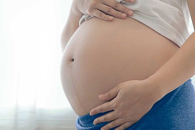 Khi có bầu, những thay đổi về nội tiết và và các yếu tố khác trong cơ thể thai phụ, ở người lần đầu mang thai việc bất an, lo lắng là điều dễ hiểu.  Ảnh minh họa