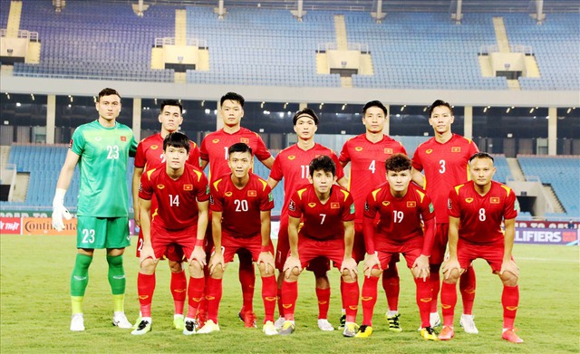 Danh sách đội tuyển Việt Nam chuẩn bị cho AFF Cup 2022: Người vui kẻ buồn - Ảnh 2.