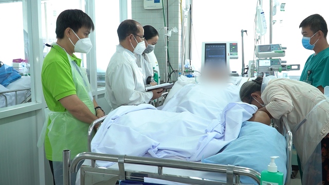 Lần đầu tiên tại Việt Nam, Bệnh viện Chợ Rẫy ghép da từ người hiến chết não  - Ảnh 1.