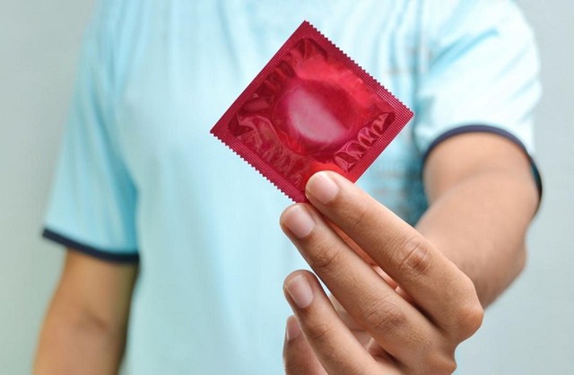 Nguy cơ nhiễm HIV từ quan hệ tình dục không an toàn - Ảnh 1.