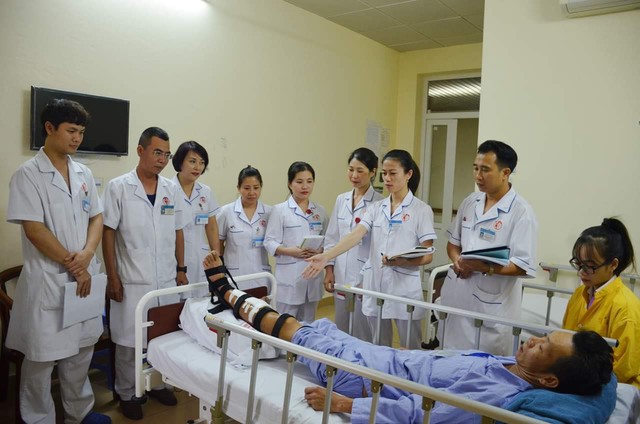 Chăm sóc bệnh nhân theo đội tại BV Việt Nam Thụy điển uông bí