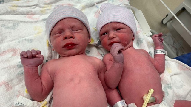 Kỳ diệu cặp song sinh ra đời từ phôi thai đông lạnh cách đây 30 năm - Ảnh 2.