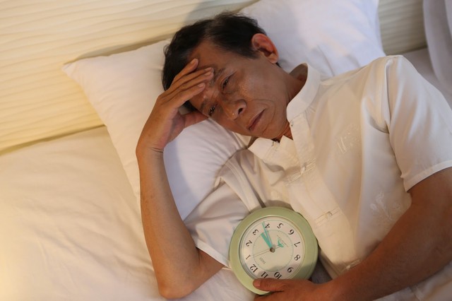 Mất ngủ là một trong những tình trạng phổ biến khi về già, là một phần của sự lão hóa. Ảnh minh họa