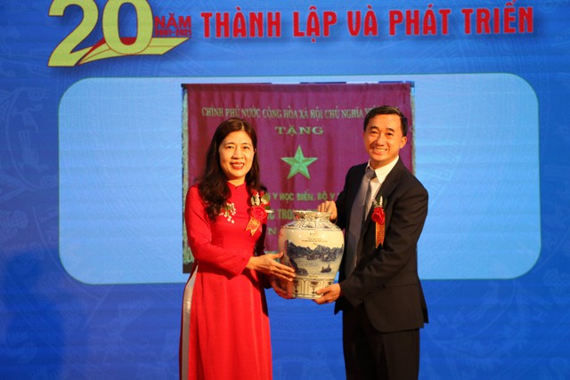 Viện Y học biển Việt Nam kỷ niệm 20 năm xây dựng và trưởng thành - Ảnh 3.