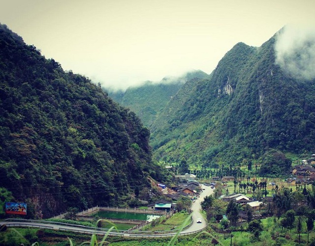 Hà Giang: Phát hiện nữ giáo viên và đồng nghiệp thương vong tại đồi thông - Ảnh 1.