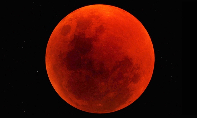 Hôm nay có nguyệt thực toàn phần, Mặt Trăng chuyển màu đỏ như máu - Ảnh 2.