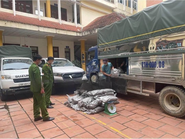 Ngăn chặn thực phẩm không rõ nguồn gốc 'xâm chiếm' thị trường dịp cận Tết - Ảnh 1.