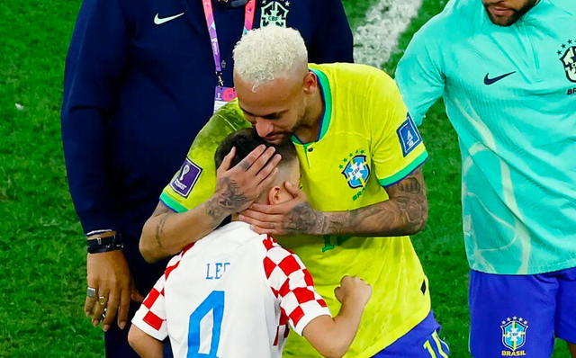 Khoảnh khắc xúc động nhất trận Brazil với Croatia - Ảnh 4.