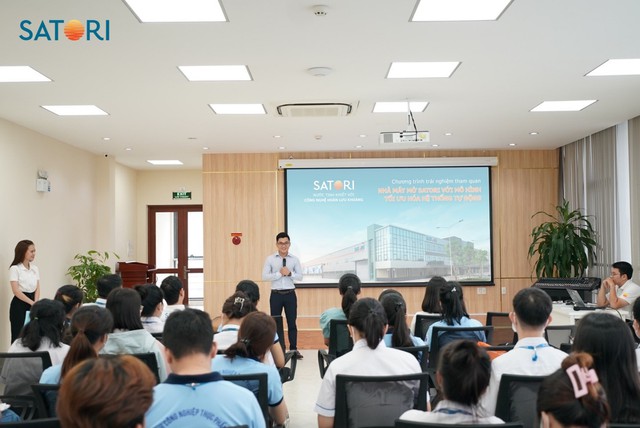 Một ngày cùng sinh viên tìm hiểu quy trình sản xuất nước tinh khiết tốt cho sức khỏe - Ảnh 3.