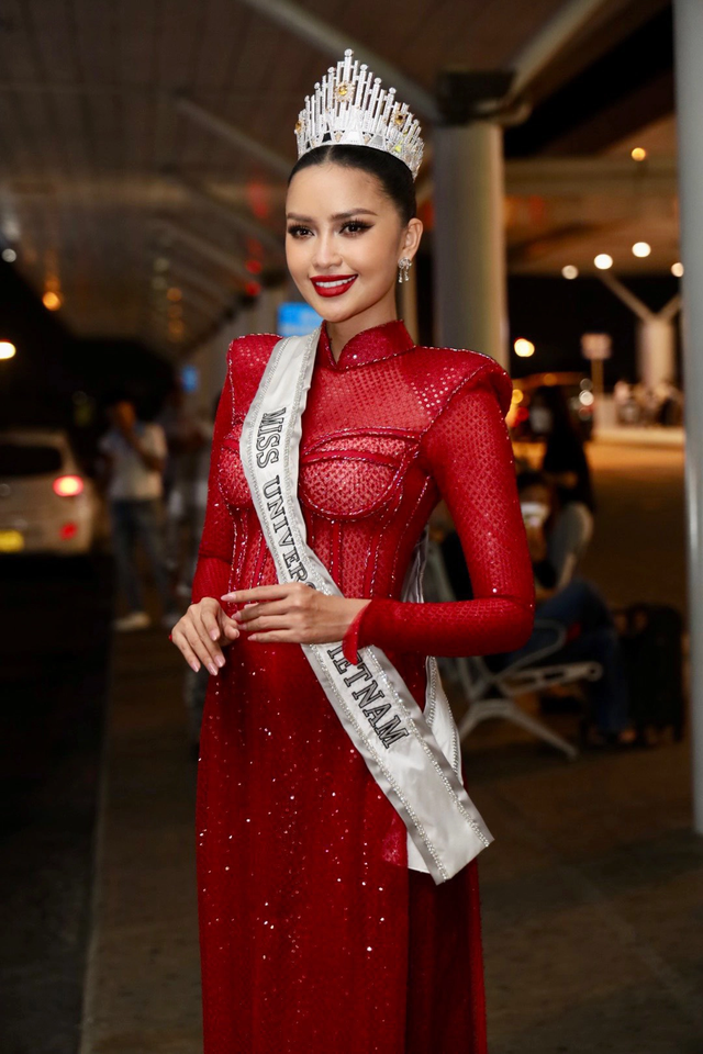 Ngọc Châu lộng lẫy lên đường chinh phục Miss Universe 2022 - Ảnh 1.