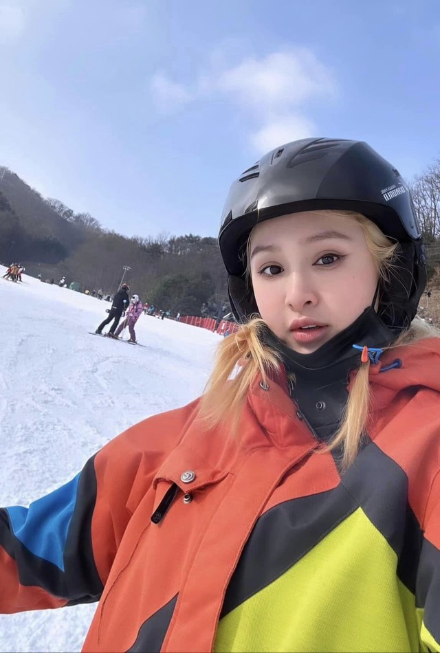 Trịnh Thăng Bình - Hiền Hồ bị &quot;soi&quot; đi trượt tuyết cùng một địa điểm tại Hàn Quốc - Ảnh 1.