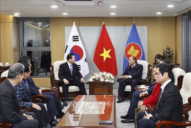 Chủ tịch nước Nguyễn Xuân Phúc đến Seoul, bắt đầu thăm cấp nhà nước tới Hàn Quốc - Ảnh 3.