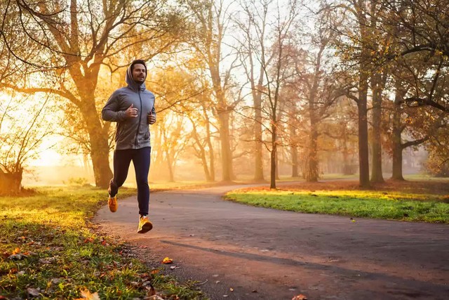 Nghiên cứu mới: Tập thể dục buổi sáng có thể làm giảm nguy cơ đau tim và đột quỵ - Ảnh 3.