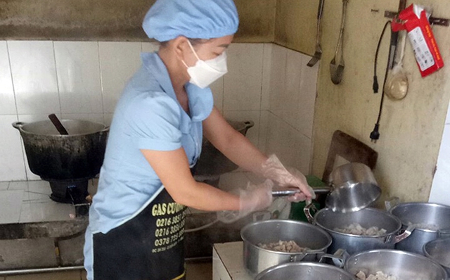 Việc đảm bảo chất lượng bữa ăn trường học tại tỉnh Yên Bái được thực hiện như thế nào? - Ảnh 2.