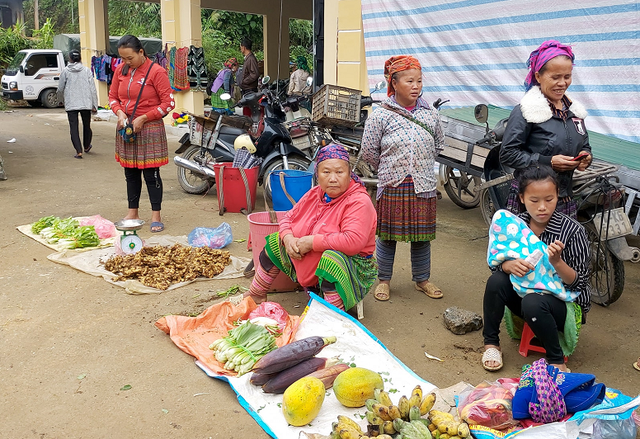 Chợ phiên Bản Cầm: Mộc mạc nét đẹp vùng cao - Ảnh 3.