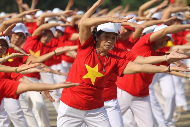 Dân số Việt Nam già hóa nhanh chóng, thách thức mới cho công tác chăm sóc sức khỏe người cao tuổi - Ảnh 3.