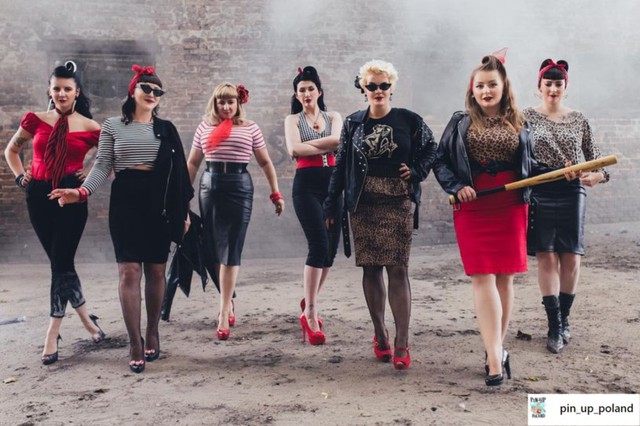 Mốt cũ hồi sinh: Retro phiên bản pin up girls