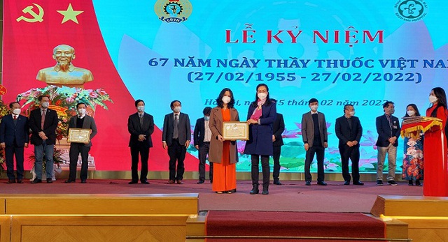 Bệnh viện Bạch Mai: Kỷ niệm 67 năm ngày Thầy thuốc Việt Nam  - Ảnh 3.