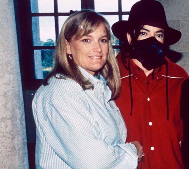 The hidden corner of showbiz: Debbie, the secret wife of pop king Michael Jackson - Photo 3.
