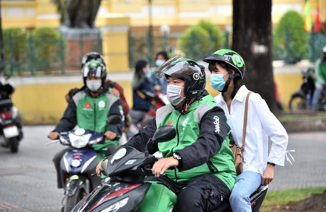 Hà Nội cho phép dịch vụ xe ôm công nghệ hoạt động trở lại  - Ảnh 2.