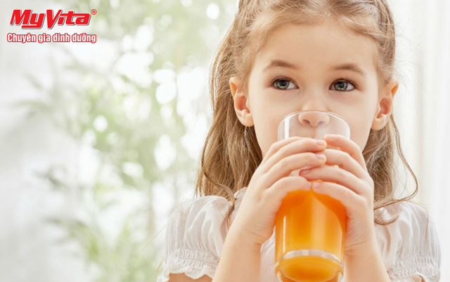 Chế độ dinh dưỡng giúp trẻ củng cố hệ miễn dịch - Ảnh 2.