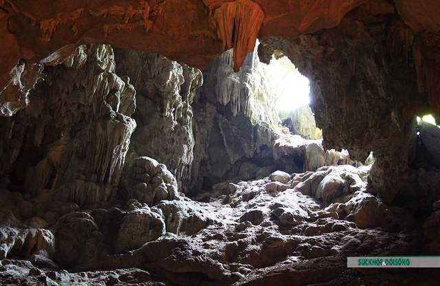 Khám phá vẻ đẹp hang động ở Hạ Long đầy quyến rũ - Ảnh 19.