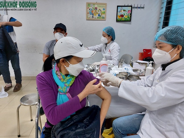 Thanh Hóa: Đẩy nhanh tiêm chủng vaccine COVID-19 mũi bổ sung cho người dân - Ảnh 1.