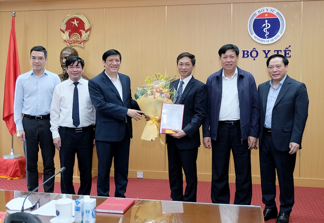 Bộ Y tế điều động, bổ nhiệm PGS.TS Nguyễn Hoàng Long giữ chức Vụ trưởng Vụ Kế hoạch- Tài chính - Ảnh 2.