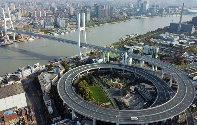 Trung Quốc: Thượng Hải lại mở rộng lệnh phong tỏa thành phố - Ảnh 1.