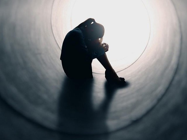 Liên tiếp các vụ nghi trầm cảm tự sát: Làm sao phát hiện, hỗ trợ người bị trầm cảm? - Ảnh 2.