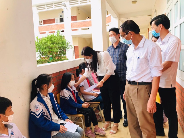 Thanh Hóa: Ngày đầu tiên tiêm vaccine phòng COVID-19 cho trẻ diễn ra an toàn - Ảnh 5.