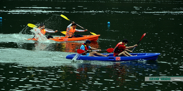 Hồ Bản Cài dậy sóng bởi các tay đua thuyền Kayak - Ảnh 4.